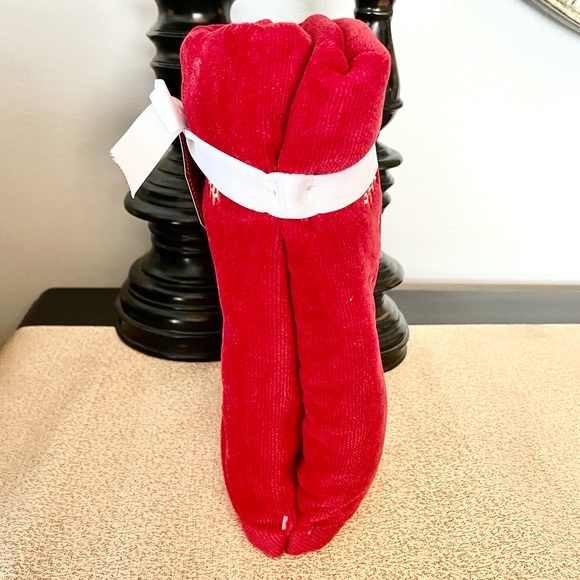 New SET OF 2 JOY TO THE WORLD Hand Towels - Picture 4 of 6